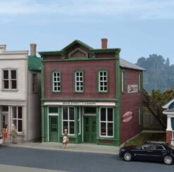 Walthers Cornerstone HO 933-3667 Snap-Together Structure, Main Street Cleaners Kit