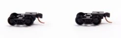 Micro-Trains N 00302041 (1035) Barber Roller Bearing Trucks With Short Extension Couplers (1 Pair, Assembled)