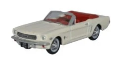 Oxford Diecast HO 87MU65005 Wimbledon Ford Mustang Convertible 1, White