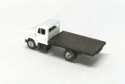 Showcase Miniatures Z 4031 I Class Flatbed Freight Truck Kit (2) -ToyHaven Store SHO 4031 5 92788.1504130597