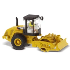 Diecast Masters HO 85247 Cat CP56 Padfoot Drum Vibratory Soil Compactor